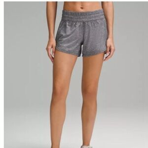 Lululemon Tracker Low-Rise Lined Short 4"